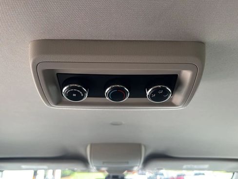Used 2019 Dodge Grand Caravan SE w/ UConnect Hands-Free Group FWD image 23