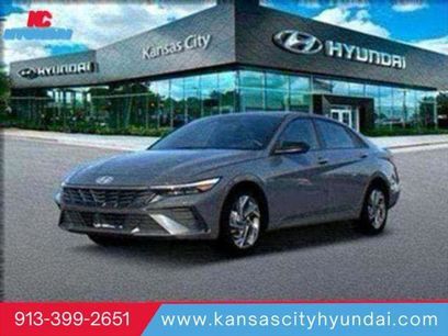 New 2025 Hyundai Elantra SEL