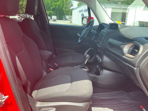 Used 2017 Jeep Renegade Latitude AWD/4WD image 12
