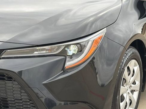 Used 2021 Toyota Corolla LE image 4
