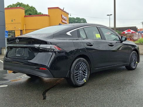 New 2026 Nissan Sentra SV w/ SV Convenience Package FWD image 4