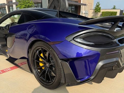 Used 2020 McLaren 600LT Spider RWD image 11