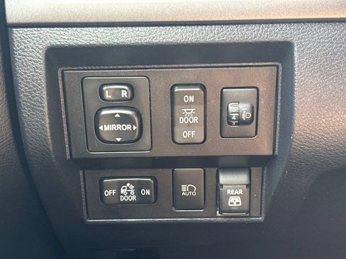Used 2019 Toyota Tundra SR5 AWD/4WD image 24