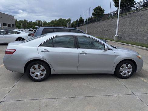 Used 2007 Toyota Camry LE FWD image 6