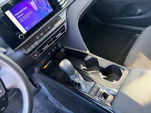 Used 2025 Toyota Camry LE image 37