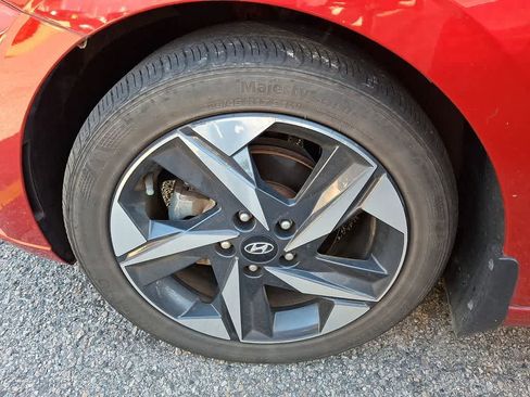 Used 2023 Hyundai Elantra SEL w/ Convenience Package FWD image 6