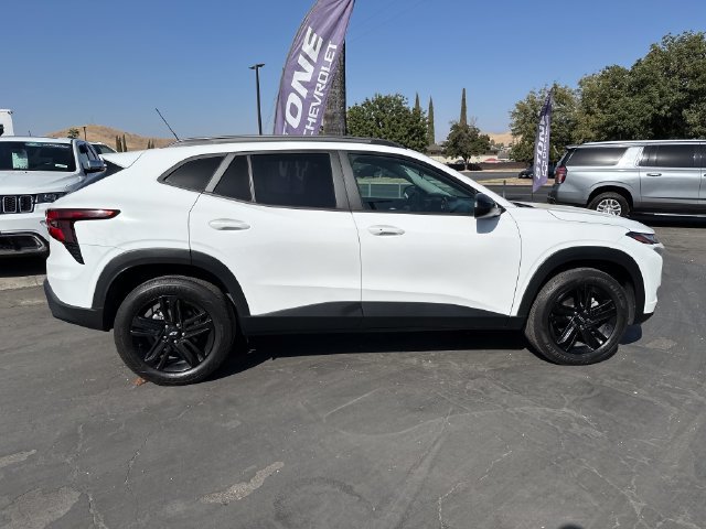 Certified 2024 Chevrolet Trax ACTIV w/ Sunroof Package FWD image 8