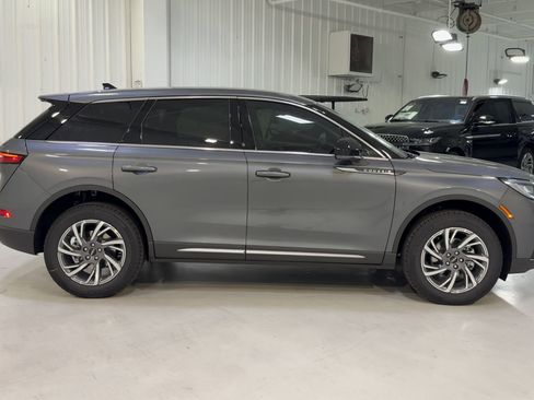 New 2026 Lincoln Corsair Premiere FWD image 2