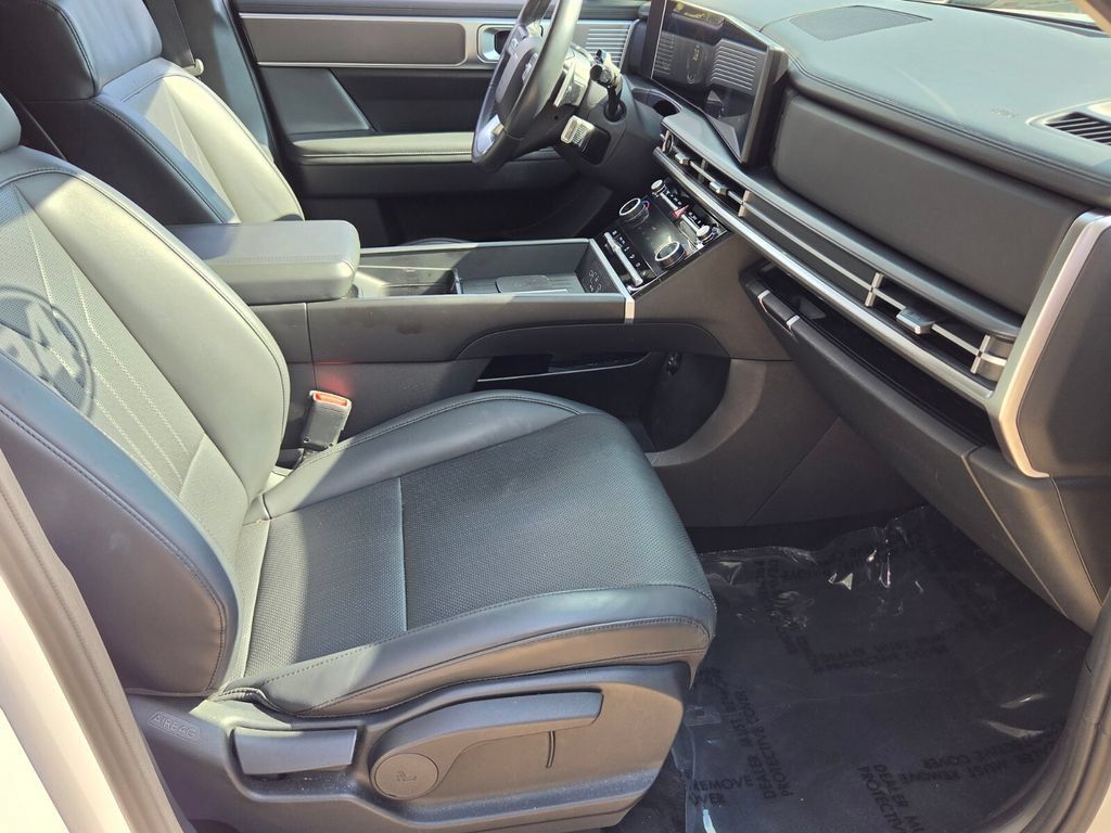 Used 2024 Hyundai Santa Fe SEL FWD image 17