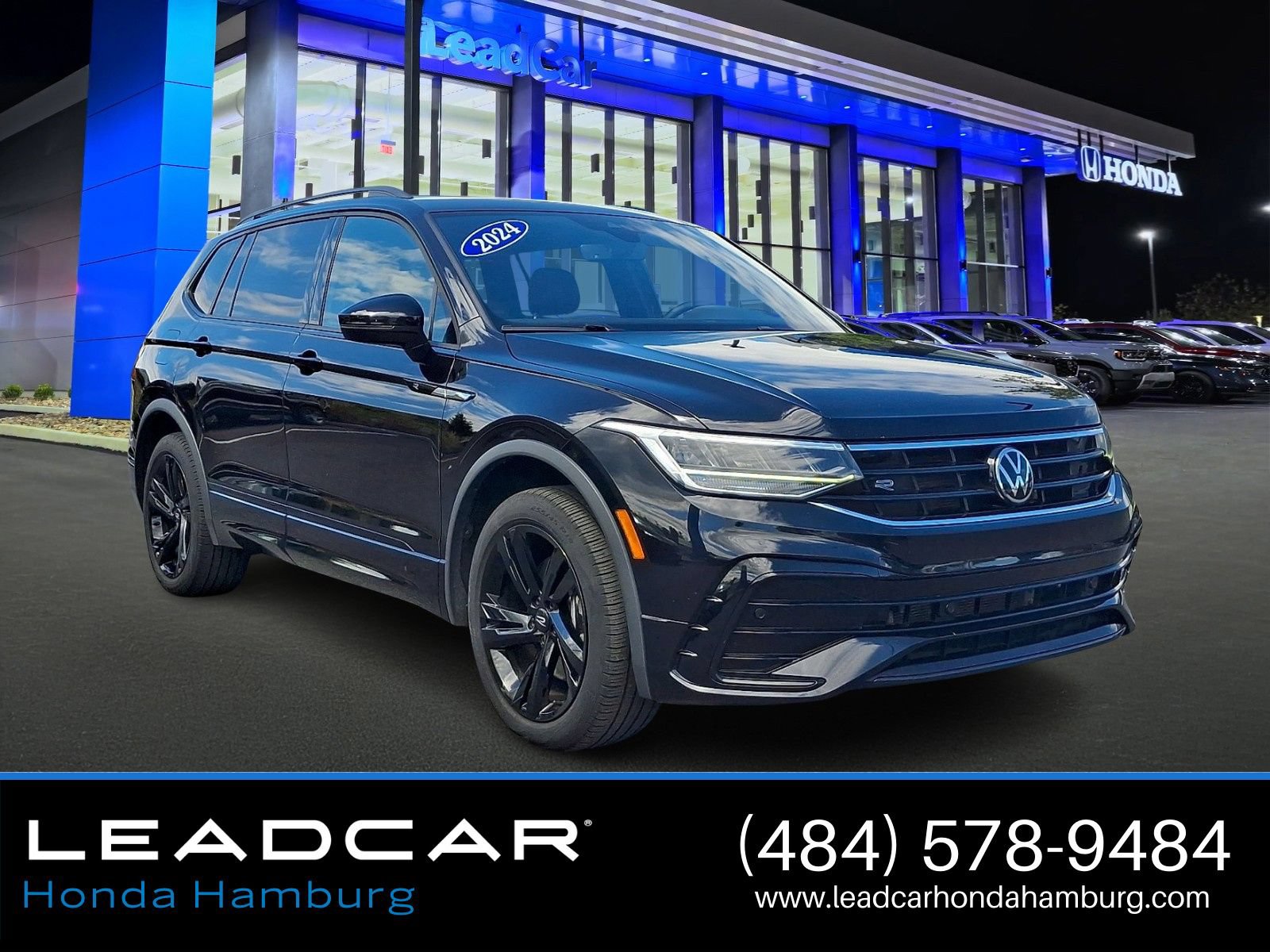 Used 2024 Volkswagen Tiguan SE R-Line AWD/4WD image 1