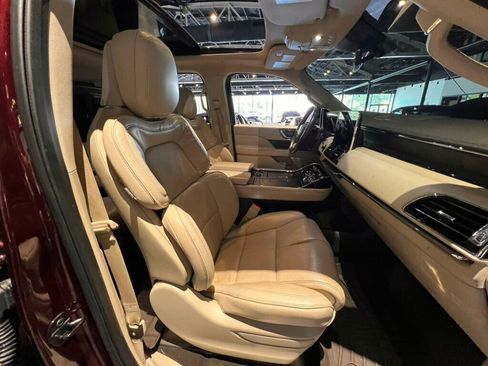 Used 2019 Lincoln Navigator Reserve AWD/4WD image 32