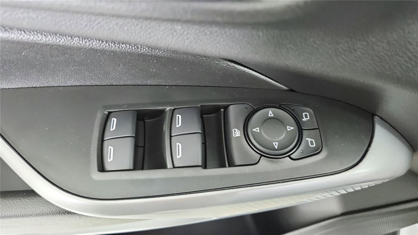 Used 2026 Chevrolet Trax LS FWD image 17