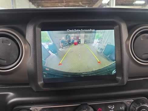 Used 2023 Jeep Wrangler Unlimited Sport AWD/4WD image 22