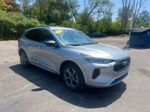 Used 2023 Ford Escape ST-Line w/ Tech Pack #1 AWD/4WD image 3