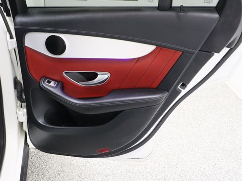 Used 2022 Mercedes-Benz GLC 300 4MATIC Coupe image 37