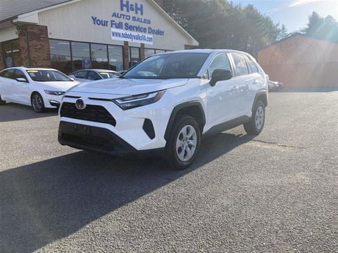 Used 2024 Toyota RAV4 LE AWD/4WD image 1