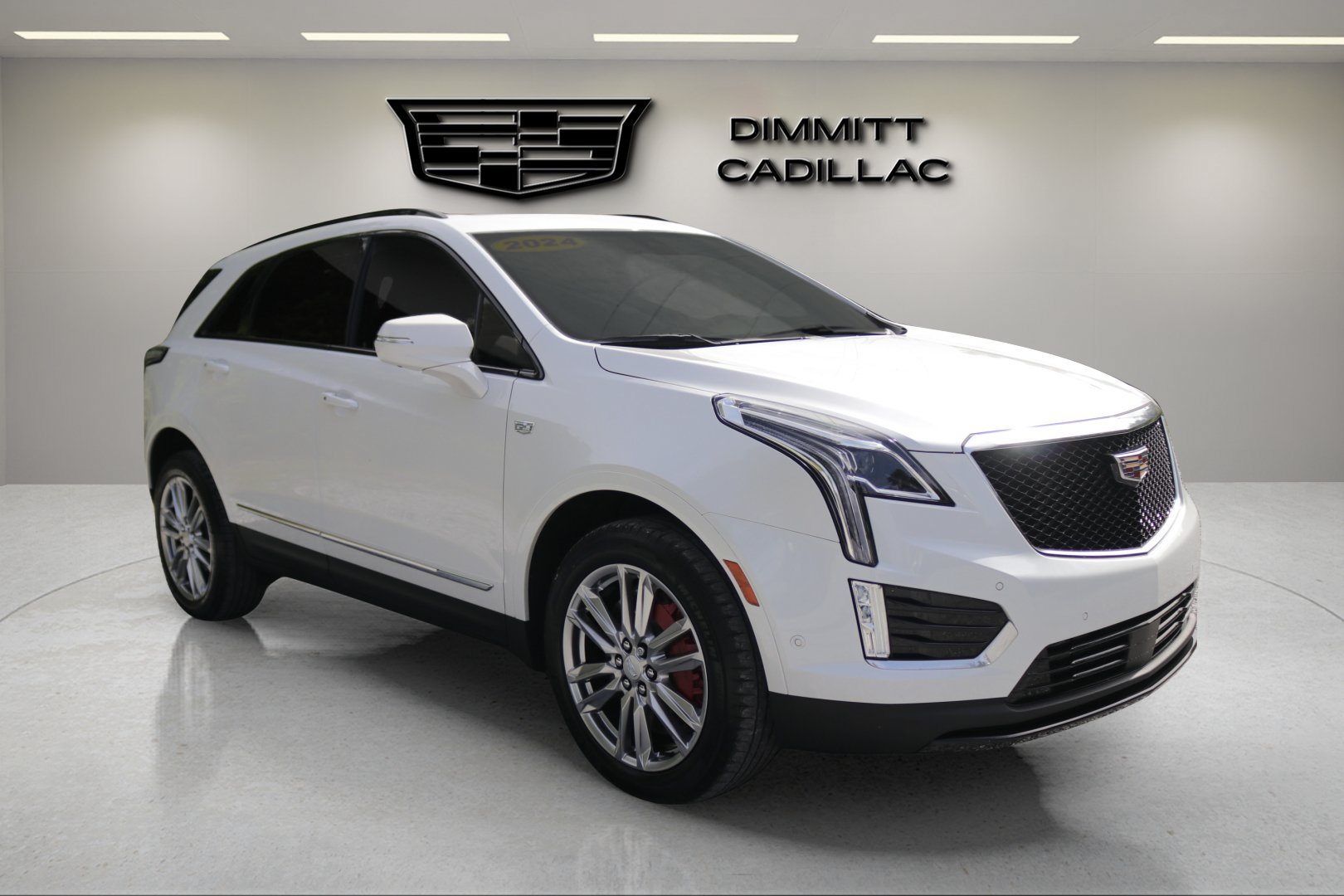 Used 2024 Cadillac XT5 Sportv w/ Technology Package AWD/4WD image 3