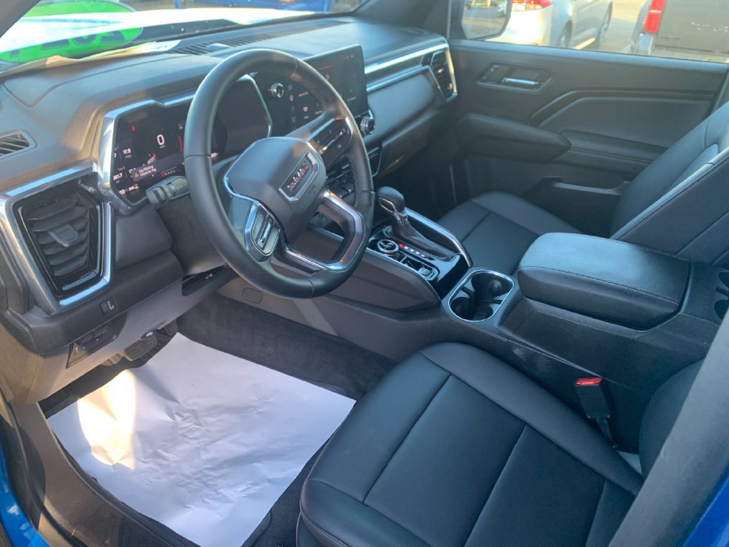 Used 2024 GMC Canyon Elevation w/ Elevation Premium Package AWD/4WD image 11