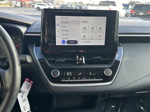 Used 2024 Toyota Corolla LE image 27