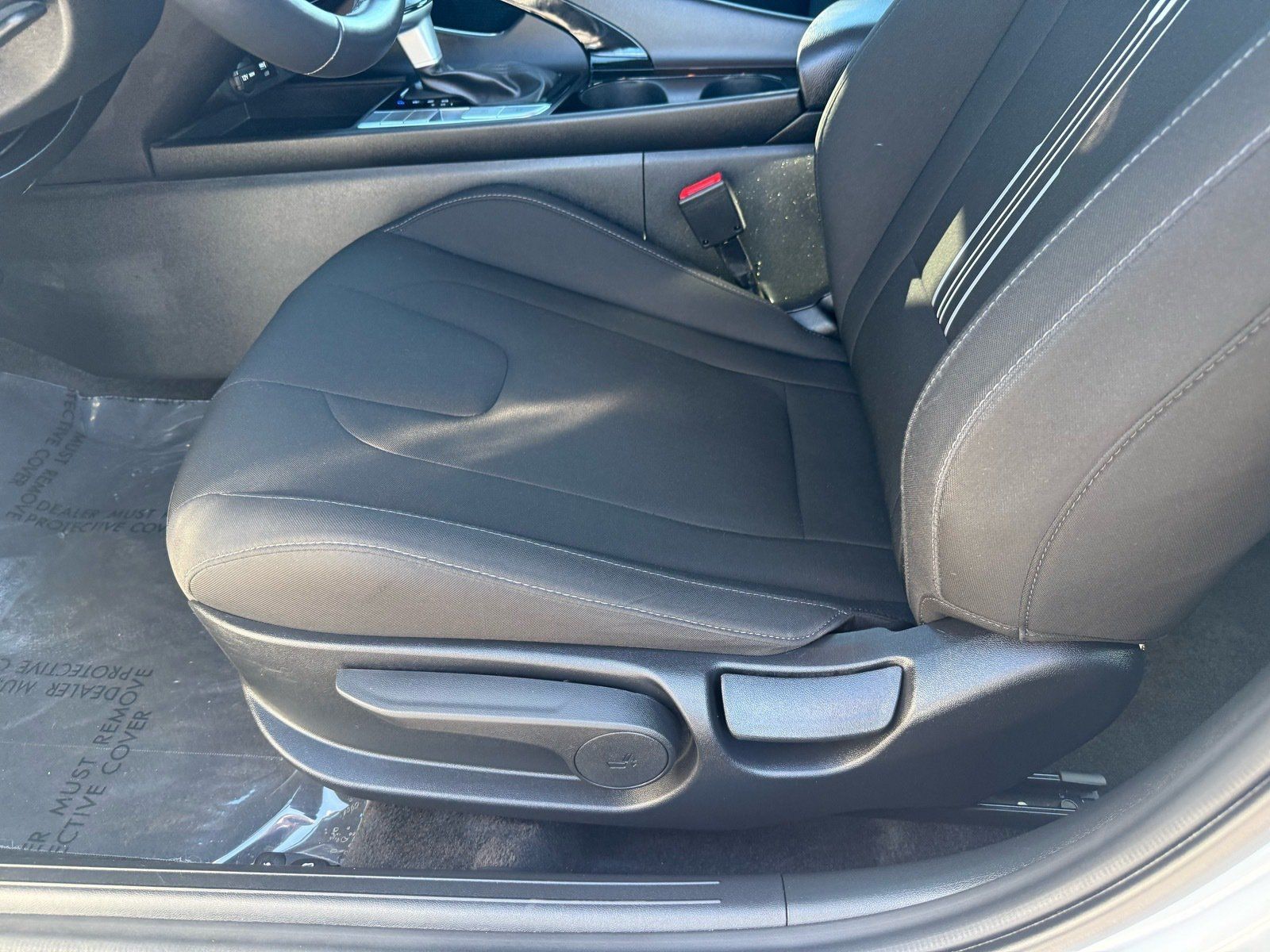 Used 2025 Hyundai Elantra SEL FWD image 14
