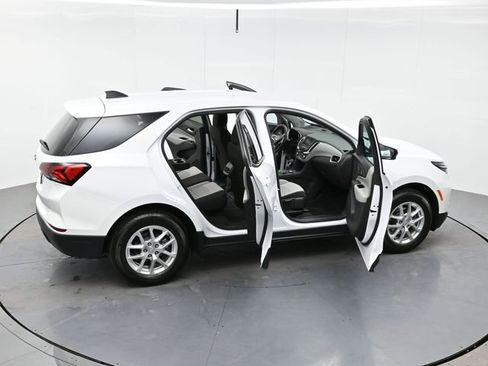 Used 2023 Chevrolet Equinox LS w/ LS Convenience Package image 44