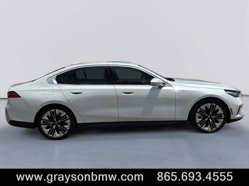 Used 2026 BMW 540i xDrive AWD/4WD image 2