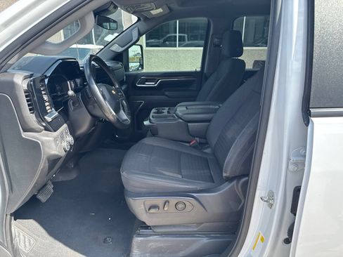 Used 2024 Chevrolet Silverado 2500 LT AWD/4WD image 11