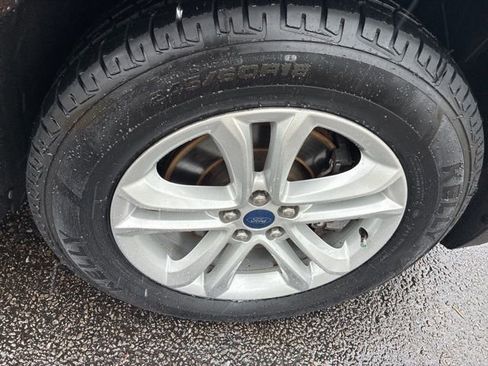 Used 2020 Ford Edge SEL w/ Convenience Package image 16