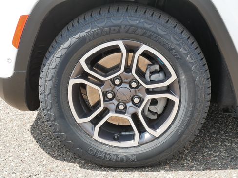 Used 2023 Jeep Grand Cherokee Trailhawk w/ Advanced Protech Group II AWD/4WD image 15