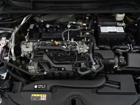 Used 2025 Toyota Corolla LE image 28