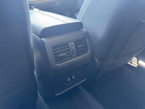 Used 2025 Nissan Rogue SV FWD image 20