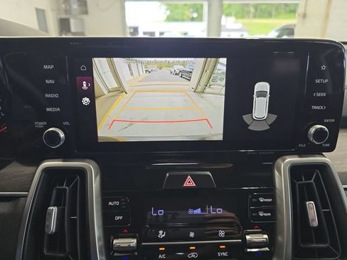 Certified 2023 Kia Sorento X-Line EX AWD/4WD image 17