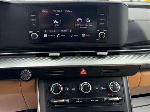 Used 2024 Kia Carnival LX image 29