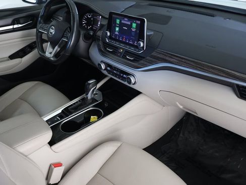 Used 2022 Nissan Altima 2.5 Platinum image 11