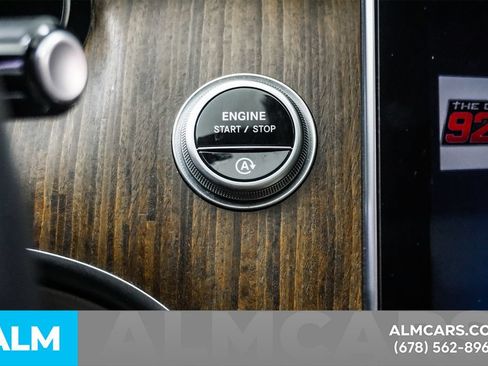 Used 2023 Mercedes-Benz C 300 Sedan w/ Exclusive Trim Package image 23