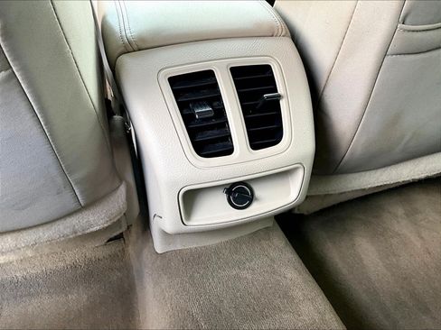 Used 2012 Ford Taurus SE FWD image 10