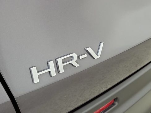 Used 2025 Honda HR-V LX image 6