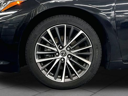 Used 2023 Lexus ES 300h w/ Premium Package FWD image 10
