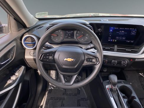 Used 2025 Chevrolet Trax LS FWD image 12