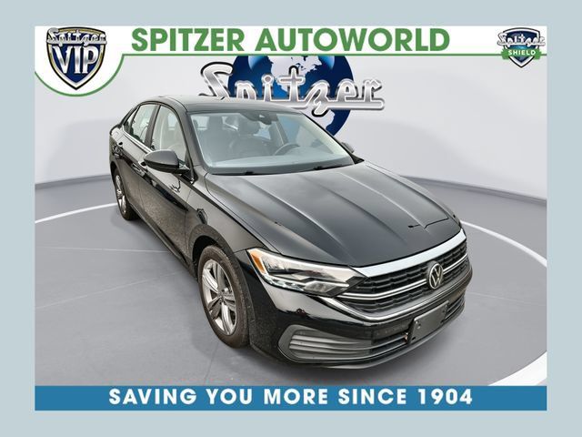 Used 2024 Volkswagen Jetta SE FWD image 1