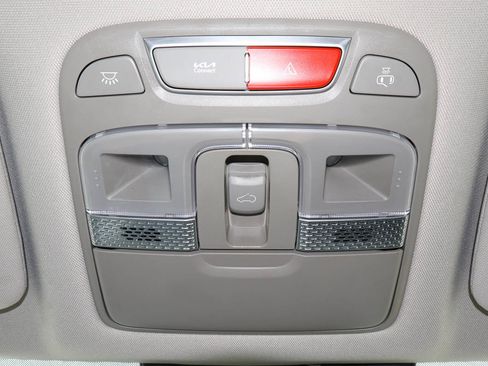 Used 2025 Kia Telluride S FWD image 31