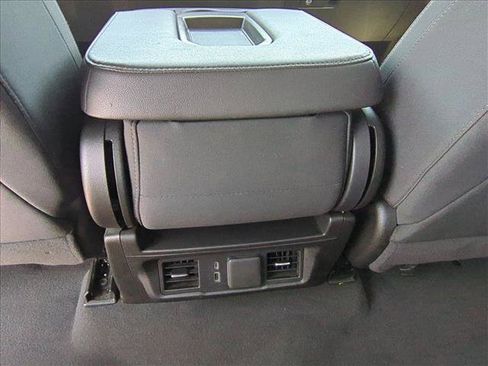 Certified 2025 Chevrolet Silverado 1500 LT RWD image 17