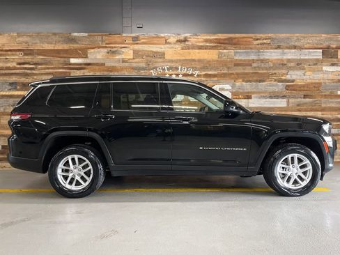 Used 2022 Jeep Grand Cherokee L Laredo w/ Luxury Tech Group I image 48
