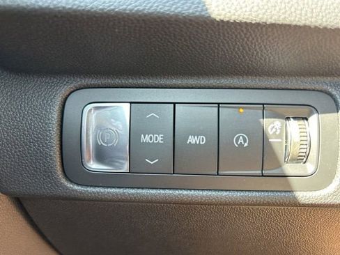 New 2026 Chevrolet Traverse LT w/ Midnight/Sport Edition image 24