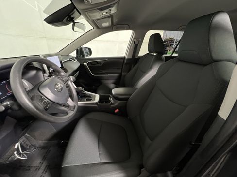 Used 2023 Toyota RAV4 LE AWD/4WD image 13