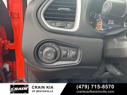 Used 2021 Jeep Renegade Latitude image 20