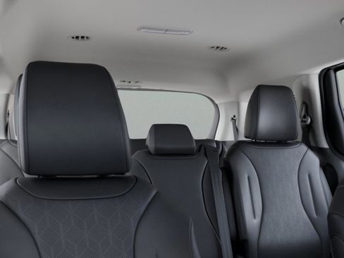 New 2026 Kia Carnival EX FWD image 22