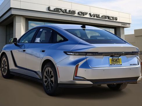 New 2026 Lexus ES 350e w/ Convenience Package FWD image 2