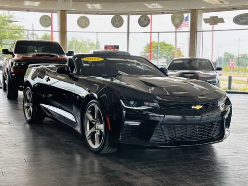 Used 2017 Chevrolet Camaro SS RWD image 4