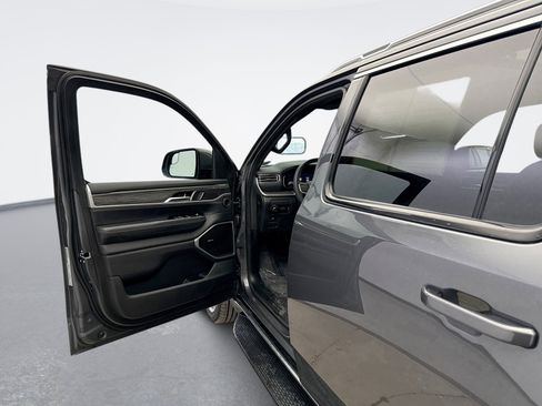 Used 2022 Jeep Wagoneer Series II w/ Premium Group I image 9